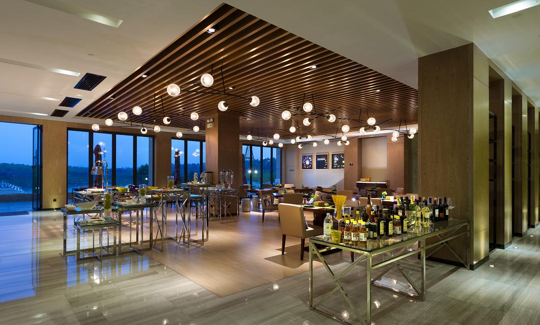 LED DOWN LIGHT AND CEILING LIGHT FOR DAYS HOTEL